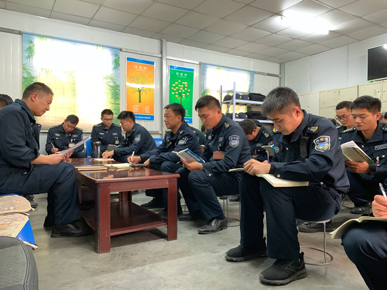 1577172722863523.jpg 學(xué)習分公司下達的文件內容.jpg