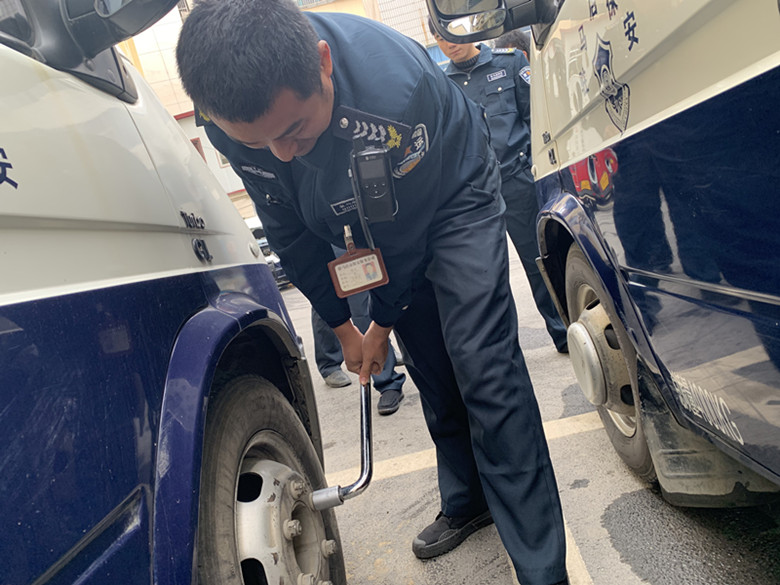 1577172807297417.jpg 司機對車(chē)輛的維護2.jpg